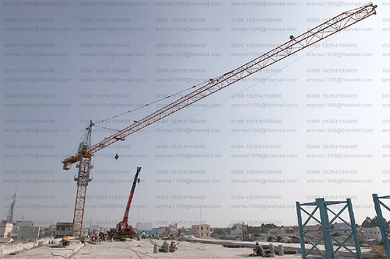 QTZ100 vòi cẩu tháp TC6013 6tons xây dựng thành phố cẩu miễn phí đứng ở Nga