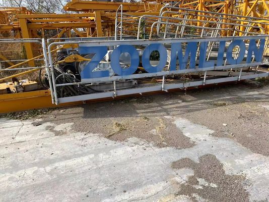 Áp dụng Zoomlion 6012 sử dụng thang máy cẩu với 2.8m Block Mast phần và 6T tải trọng tối đa