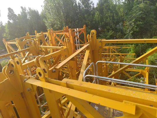 QTZ200 7015 Tháp nâng sử dụng 10 tấn Tải tối đa 65m Jib và L68 Mast